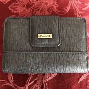 NWOT Vans Jenna Wallet with Cellphone pocket
